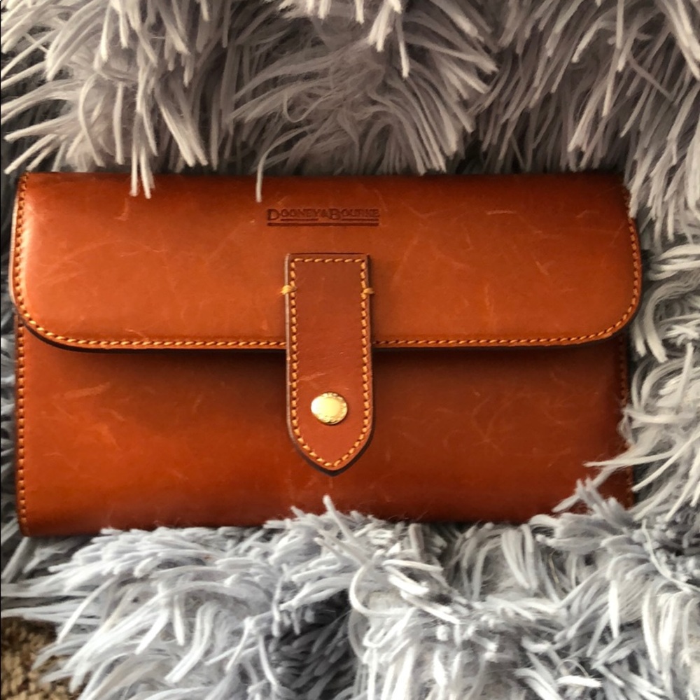 Dooney & Bourke wallet